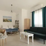Agatha's Bright Modern Luxury Apartment-2 Apartamento Peritheia
