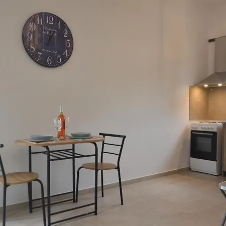 Agatha's Bright Modern Luxury Apartment-2 *