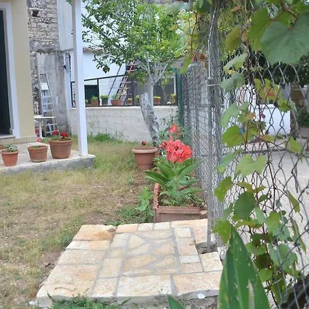 Διαμέρισμα Agatha's Bright Modern Luxury Apartment-2 Περίθεια