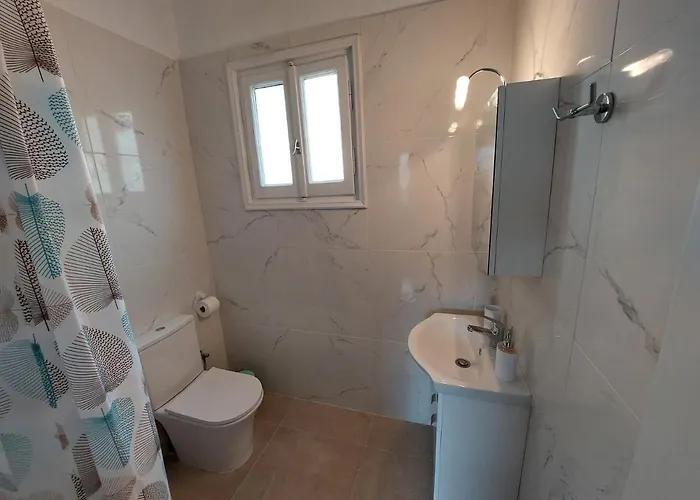 アパート Agatha's Bright Modern Luxury Apartment-2 Perítheia