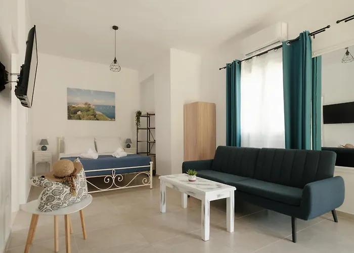 Agatha's Bright Modern Luxury Apartment-2 アパート Perítheia
