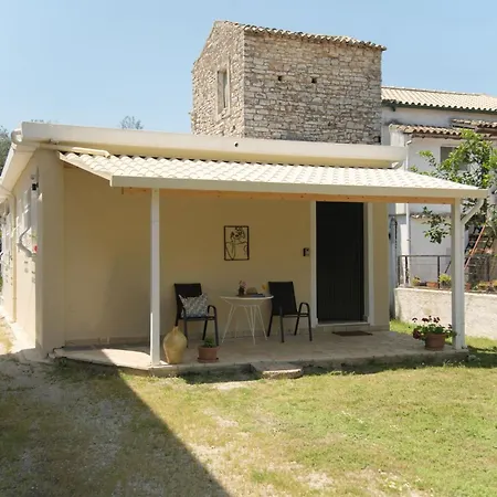 Agatha's Bright Modern Luxury Apartment-2