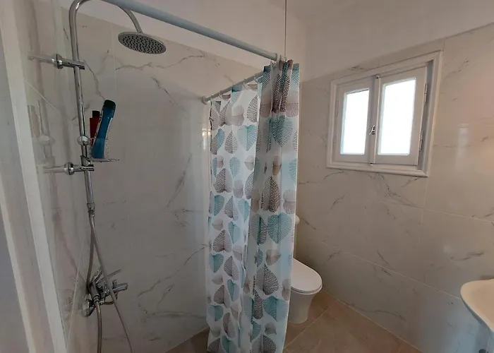 Agatha's Bright Modern Luxury Apartment-2 Peritheia